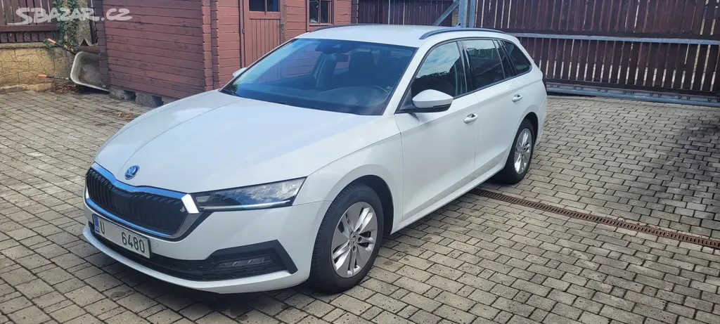 Škoda Octavia 4 TSi model 2023 VIRTUAL NAVI tažný - fotka 3