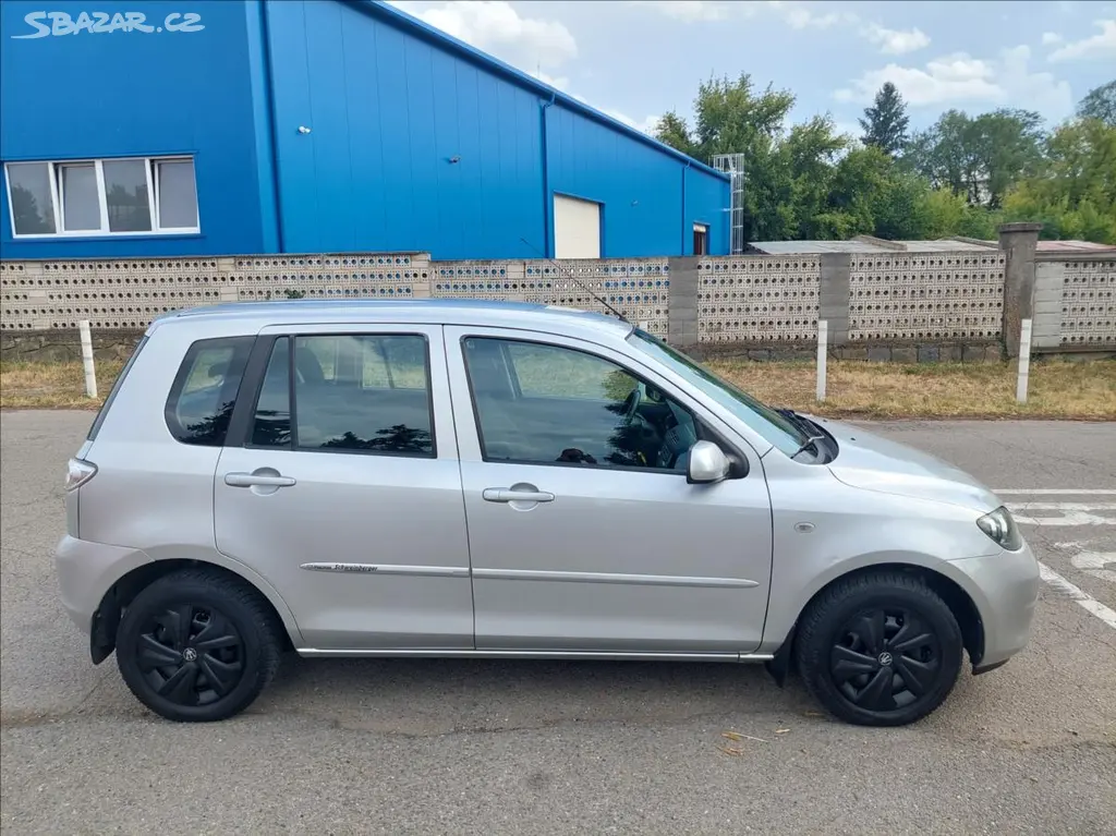 Mazda 2, 1,2 i zachovalý vůz - fotka 4