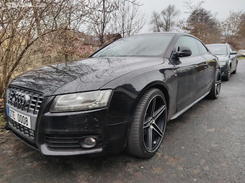 AUDI S5 4.2 FSi V8 - 132800km - manuál
