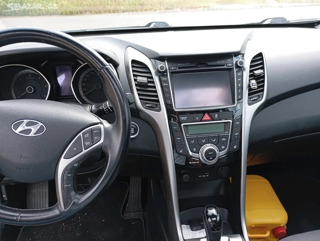 Prodám Hyundai i30 1.6 crdi - fotka 3