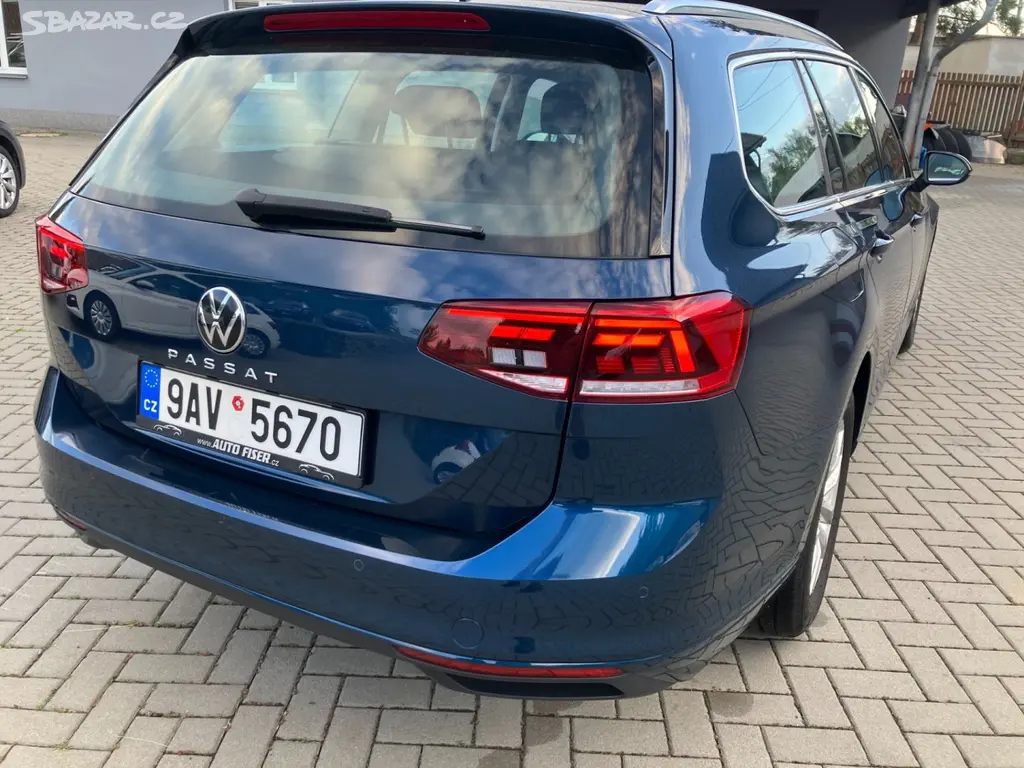 Volkswagen Passat Variant, 2.0TDI 110kW DSG NEHAVAROVANÉ - fotka 6