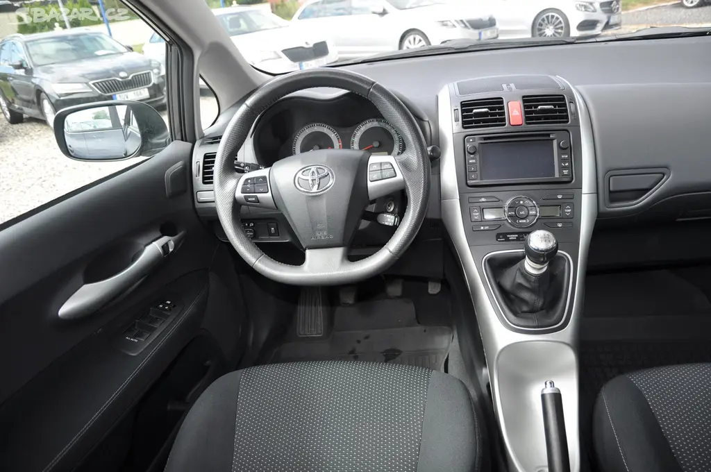 Toyota Auris, 1.6 Valvematic 97kW - fotka 5
