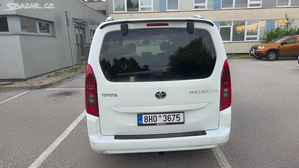 Toyota ProAce City Family Comfort 1.2 8 AT long - fotka 3