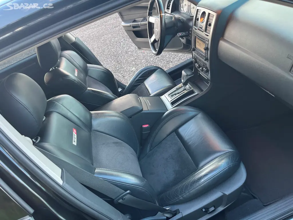 Chrysler 300C 6,1 SRT-8 - fotka 3