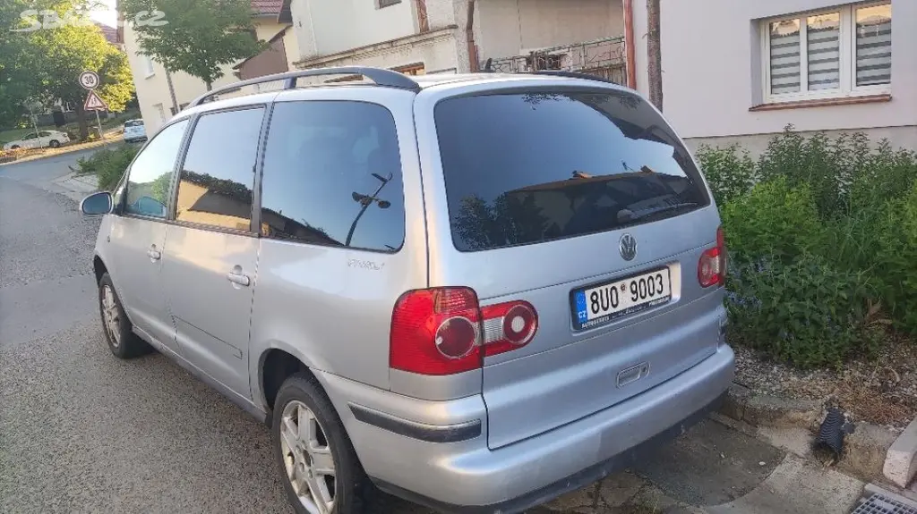 Sharan 1,9,TDI - fotka 2