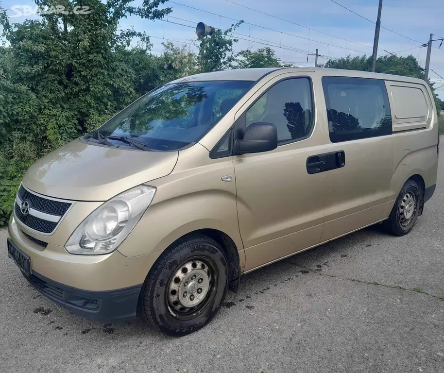 Hyundai H1 2,5 CRDI 100 kw 6 míst přepážka