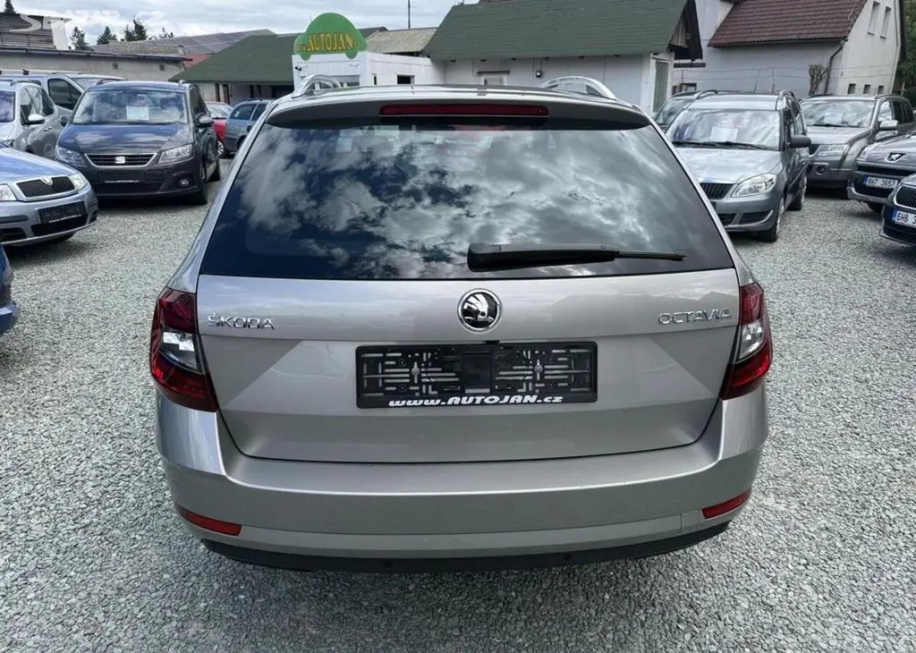 Škoda Octavia 1.5 TSI DSG STYLE benzín automatická - fotka 6