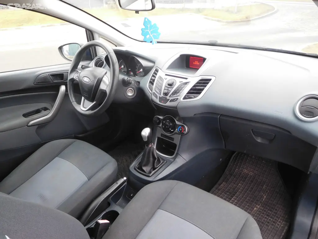 Ford Fiesta 1,25i Sport, 44 kW, Klima - fotka 5