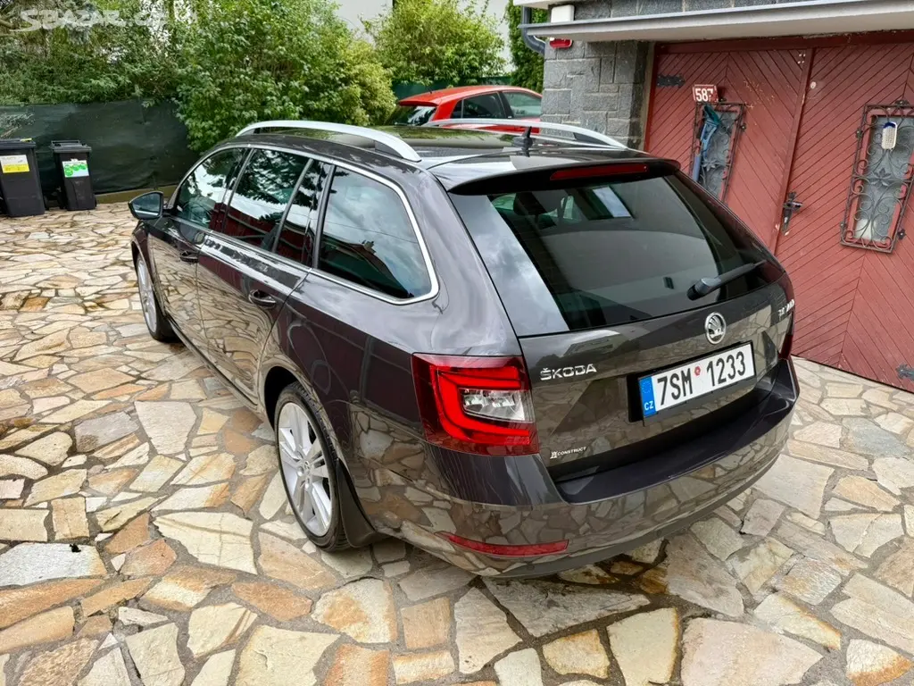 Škoda Octavia, 1.6 TDI 85KW DSG LED VIRTUAL - fotka 6