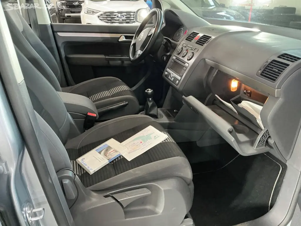 Volkswagen Touran, 1.6Mpi 75KW UNITED 7-MÍST TOP - fotka 2