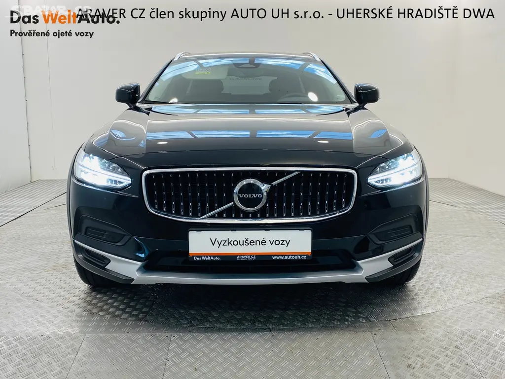 Volvo V90, B4 AWD Cross Country - fotka 4