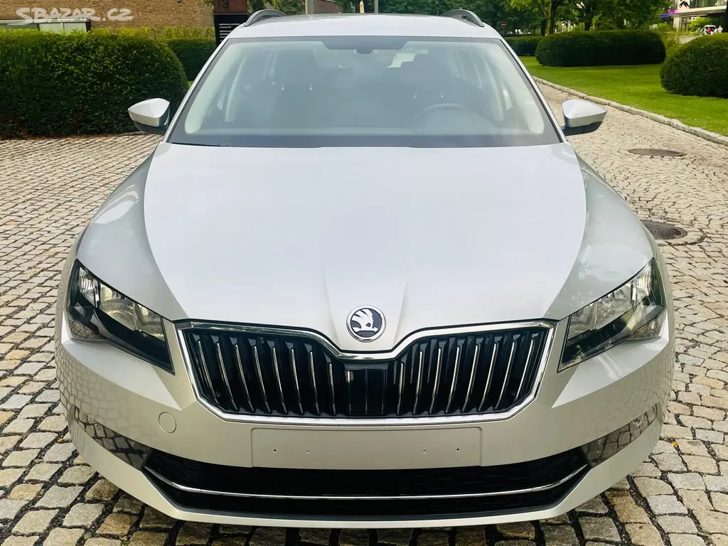 Škoda Superb, 1.4TSI 4x4 MANUÁL VÝHŘEV TAŽNÉ - fotka 5