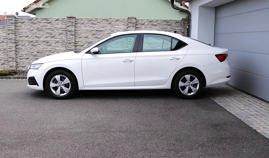 ŠKODA OCTAVIA 4 TDi - AUTA na splátky BEZ registrů - fotka 3
