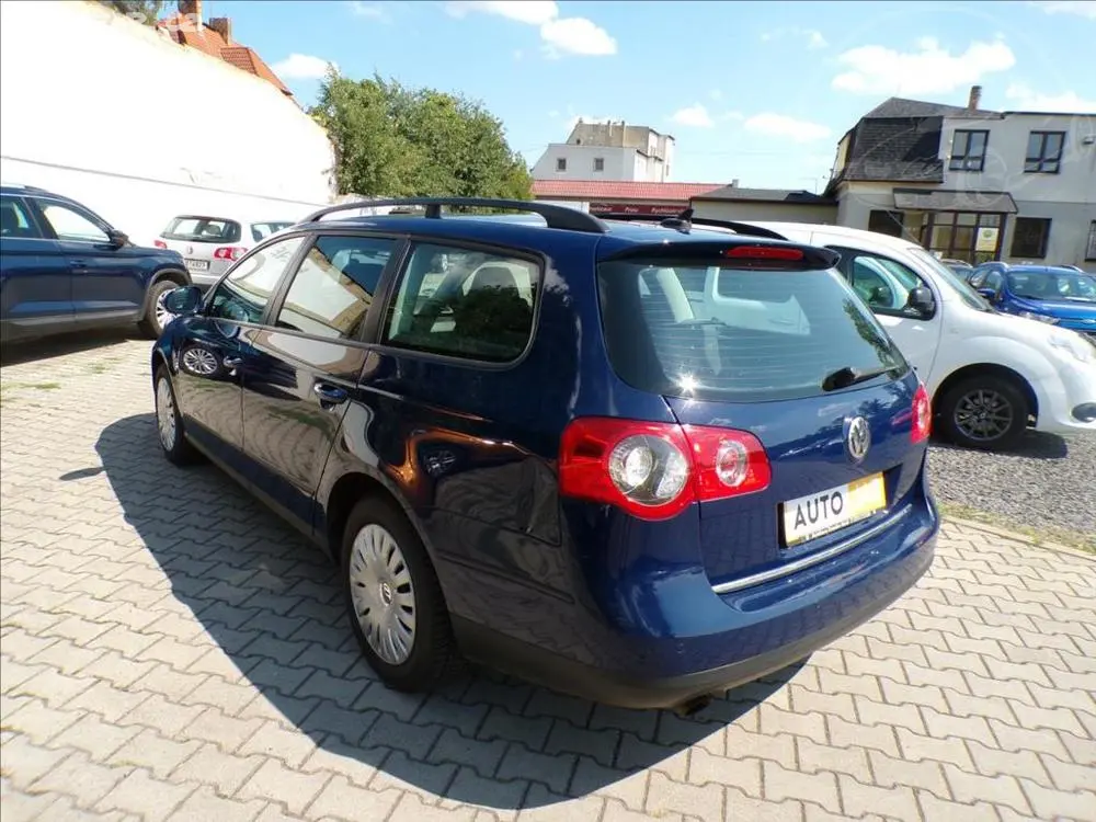 Volkswagen Passat 1,6 FSI - fotka 3
