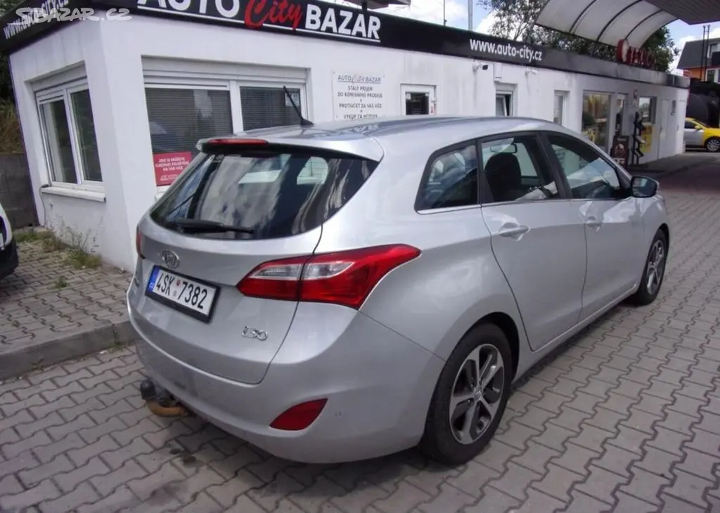 Hyundai i30 1,6CRDi 16V 81kW,ČR nafta manuální - fotka 5