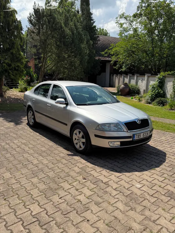Škoda Octavia II - fotka 2