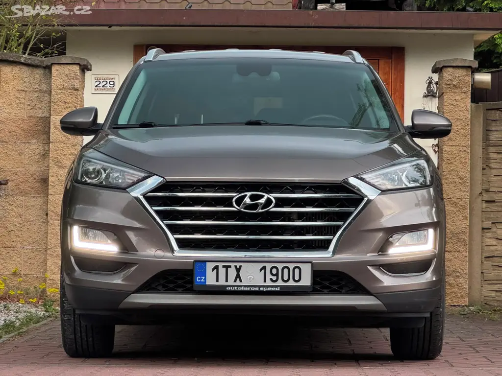 Hyundai Tucson 1.6D 4x4 1.MAJIT. ČR DPH TAŽNÉ - fotka 2