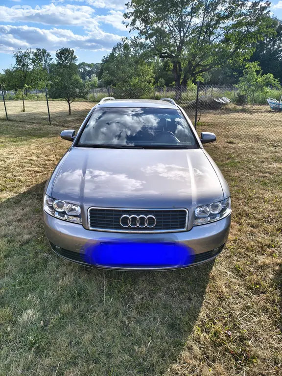 Audi A4 Avant 2.0 benzin - fotka 2