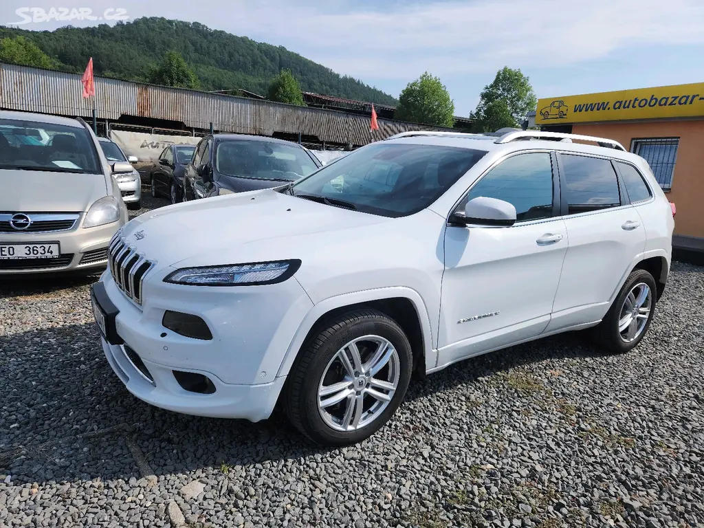 Jeep Cherokee 4x4 Overland 2.2 Mjtd - fotka 4