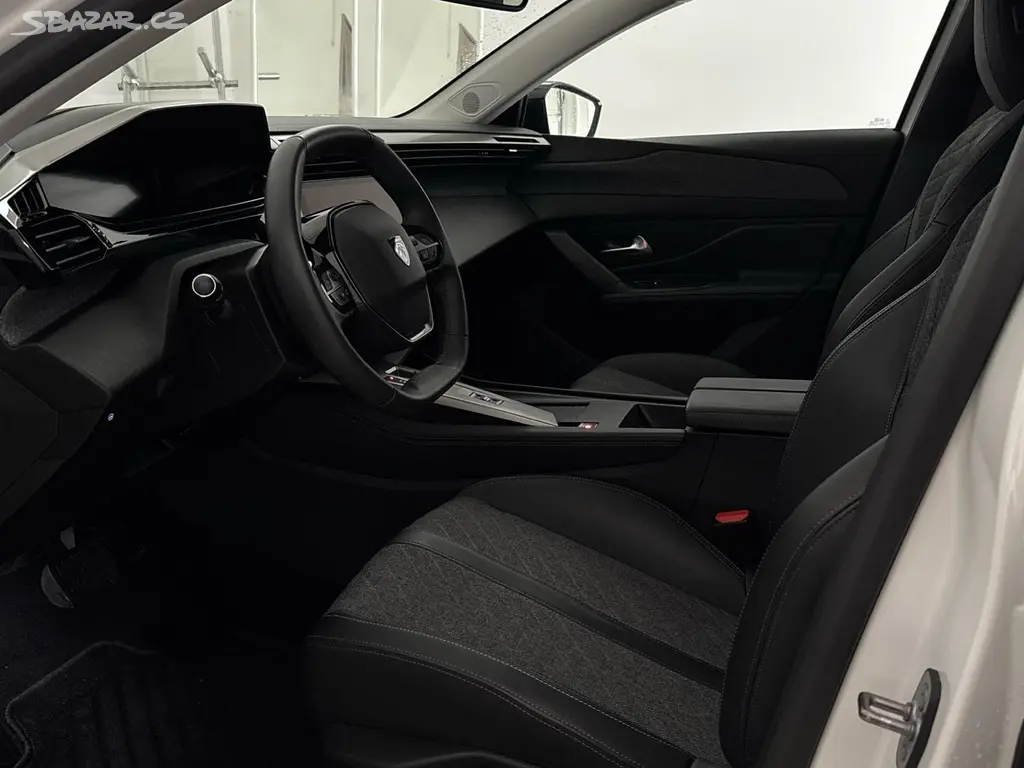 Peugeot 408, Allure Pack PureTech 130K EAT8 - fotka 6