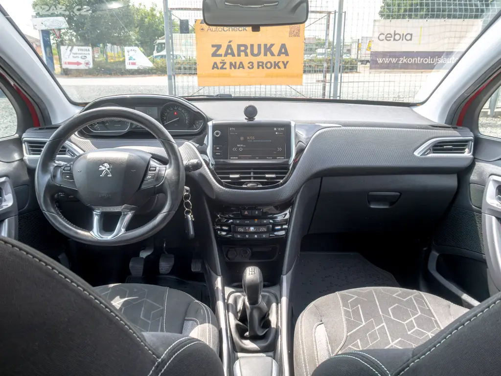 Peugeot 2008 ČR 1.2T 81KW 88.359KM - fotka 4