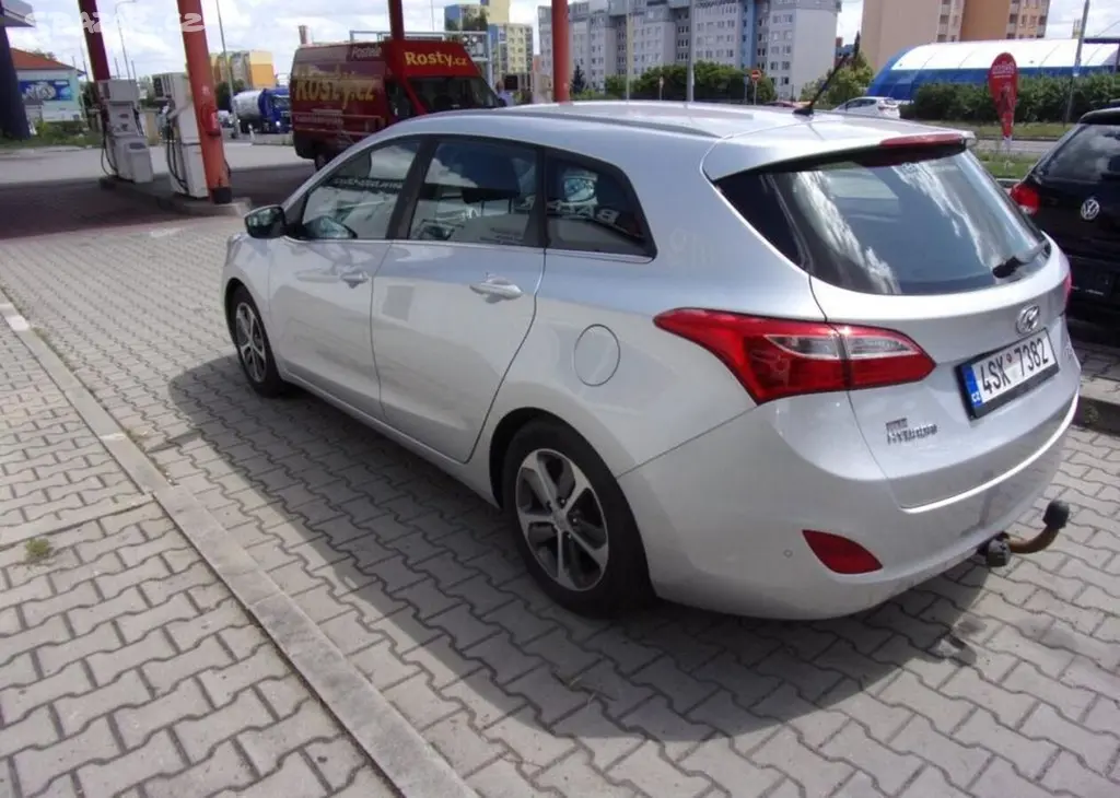 Hyundai i30 1,6CRDi 16V 81kW,ČR nafta manuální - fotka 6