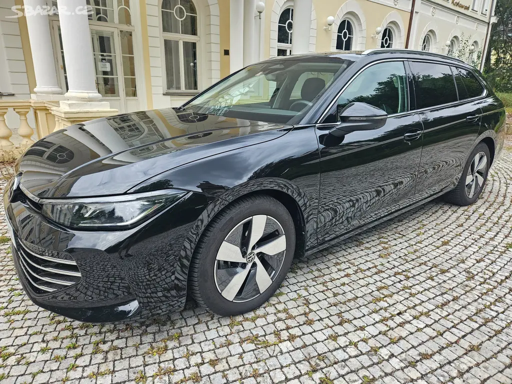 VW Passat Elegance B9 2.0 TDI 110 kW [telefon skryt] km