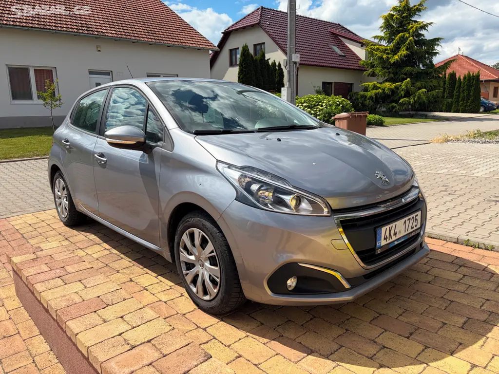 Peugeot 208, 1.2 PureTech (82 k), jen 49 000 km