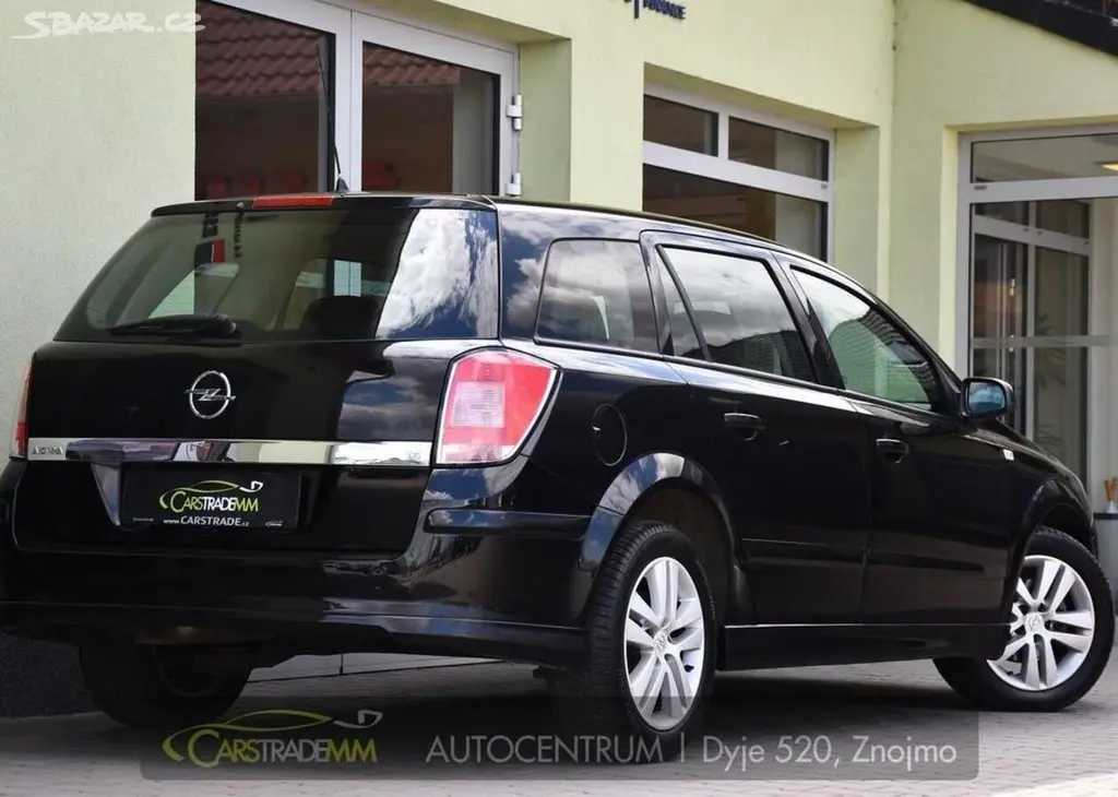 Opel Astra SW 1.6i SPORT A/C 81 kw - fotka 4
