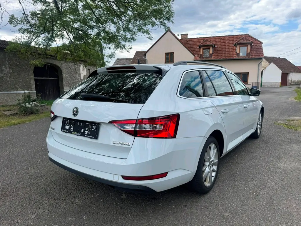 Škoda Superb 3 Combi 2.0TDI DSG 110kW DPH 1.majite - fotka 5