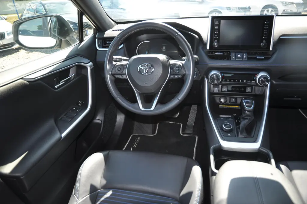Toyota Rav4, 2.5 Hybrid 131kW 4x4 Kůže - fotka 5