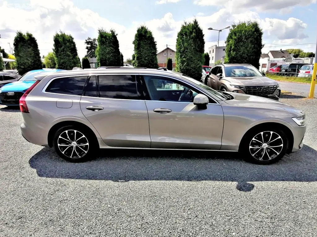 Volvo V60, 2.0 B3 MHEV A/T 120kW - fotka 6