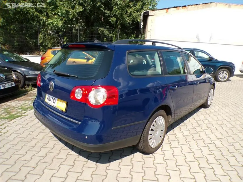 Volkswagen Passat 1,6 FSI - fotka 4