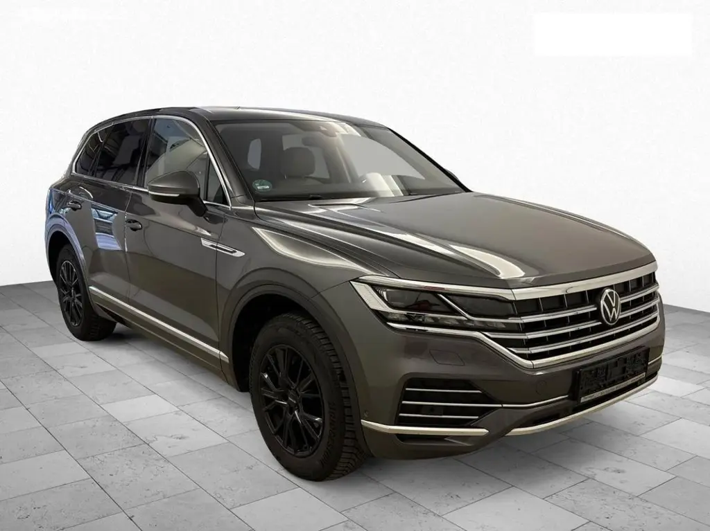 Volkswagen Touareg, 3,0TDi 170kw 4x4 DSG TZ 19ALU - fotka 2