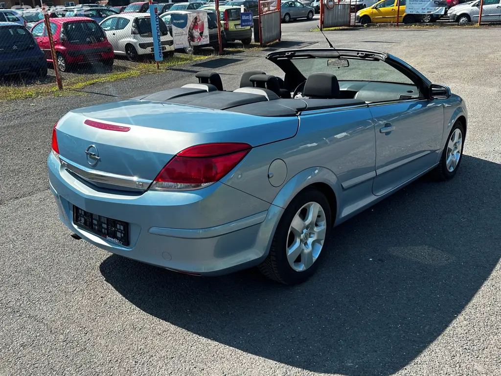 Opel Astra Twin Top 1.8i 103kw, r.2006, klima,stk - fotka 3