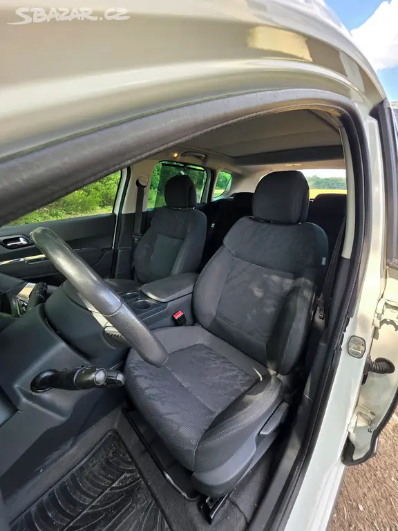 Peugeot 3008 2.0 HDI 110 kW - fotka 6