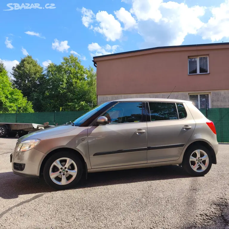 Škoda Fabia 1.2HTP poctivých 27600km po 1.majiteli - fotka 2