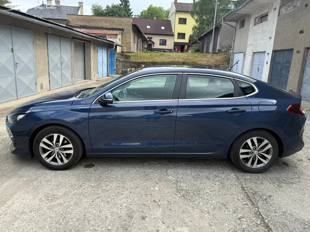 Hyundai i30 Fastback 2018 - fotka 5