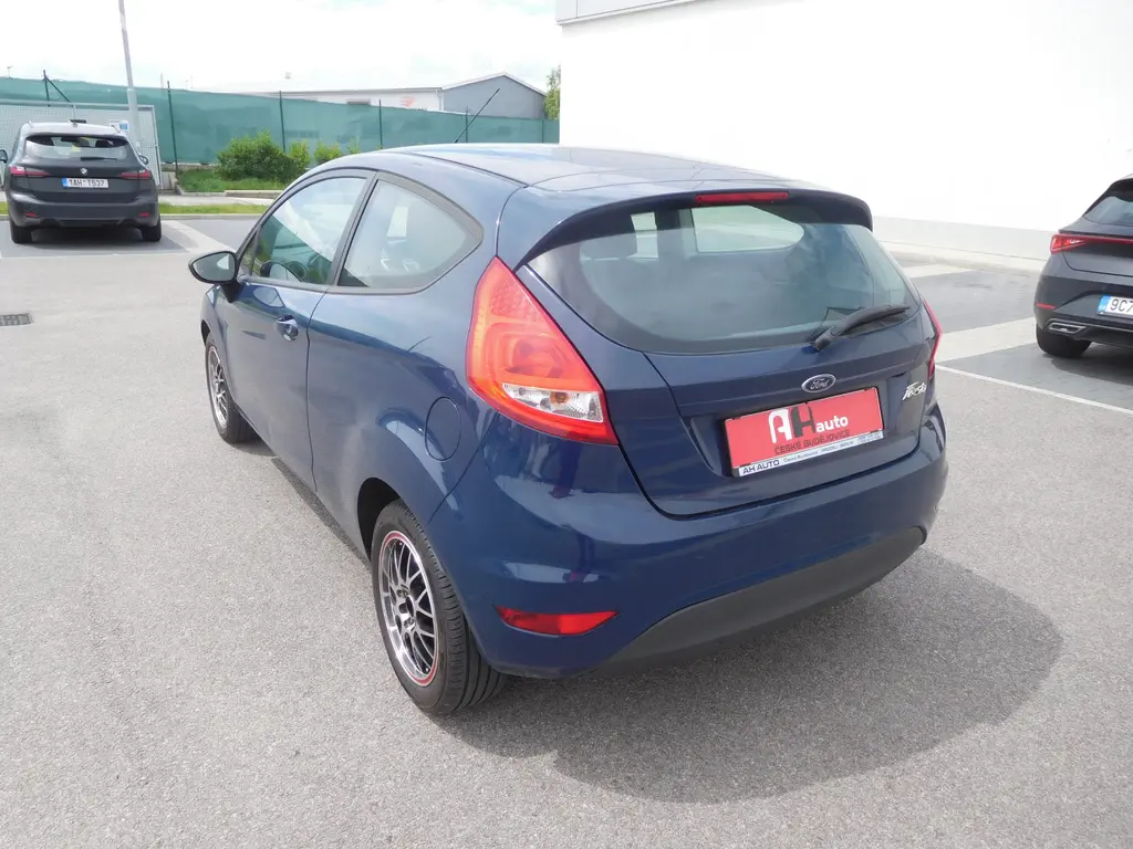 Ford Fiesta 1,25i Sport, 44 kW, Klima - fotka 4