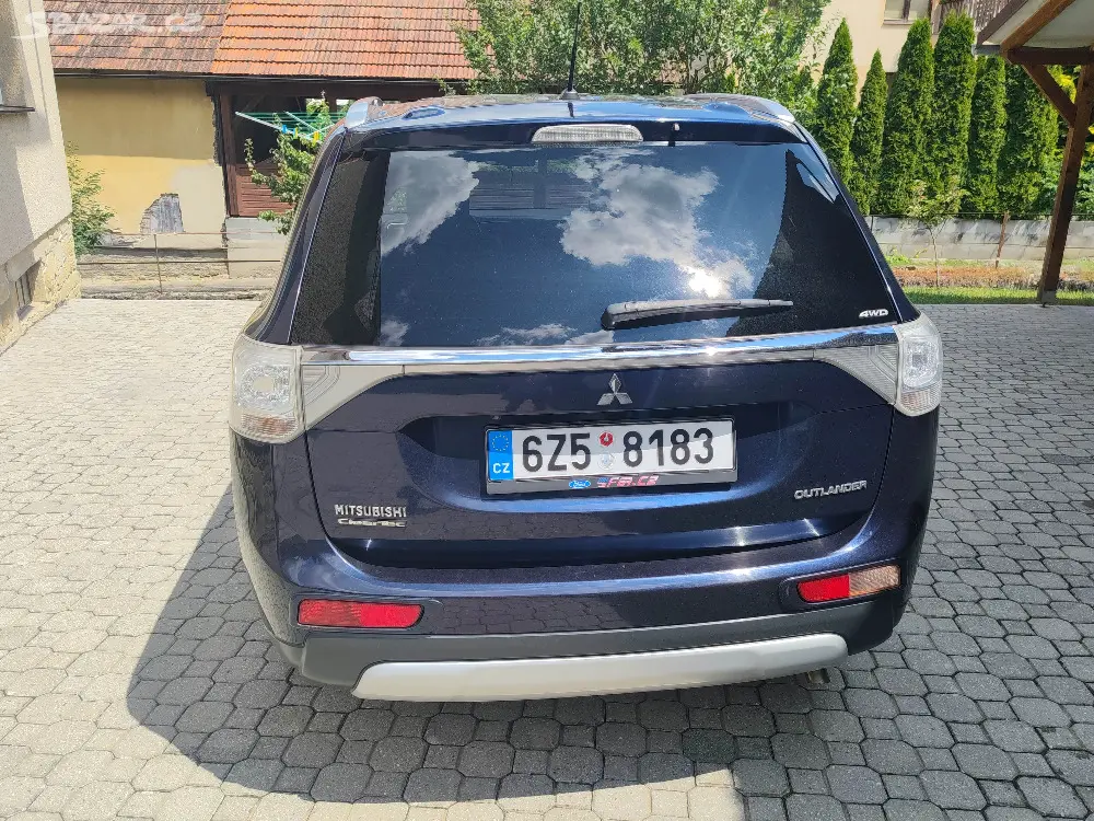Mitsubishi Outlander III, 2.3 DID, 4x4, 6-st. man. - fotka 6