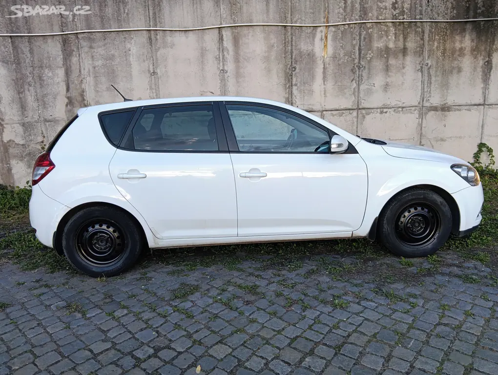 Kia Cee´d, 1.6 D/85 kW, AUTOMAT, výhřev - fotka 3