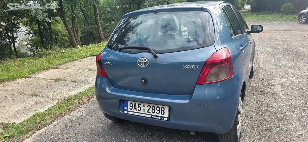 Toyota Yaris 1.3 64 kw 2008 Automat - fotka 5