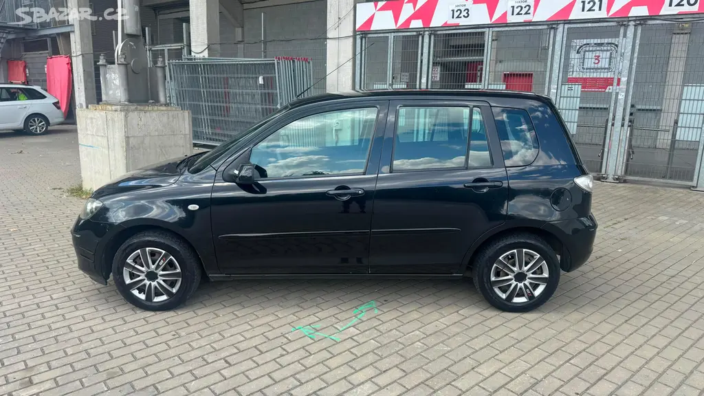 Mazda 2, 1.4i, 59kw Nová STK Automat - fotka 2