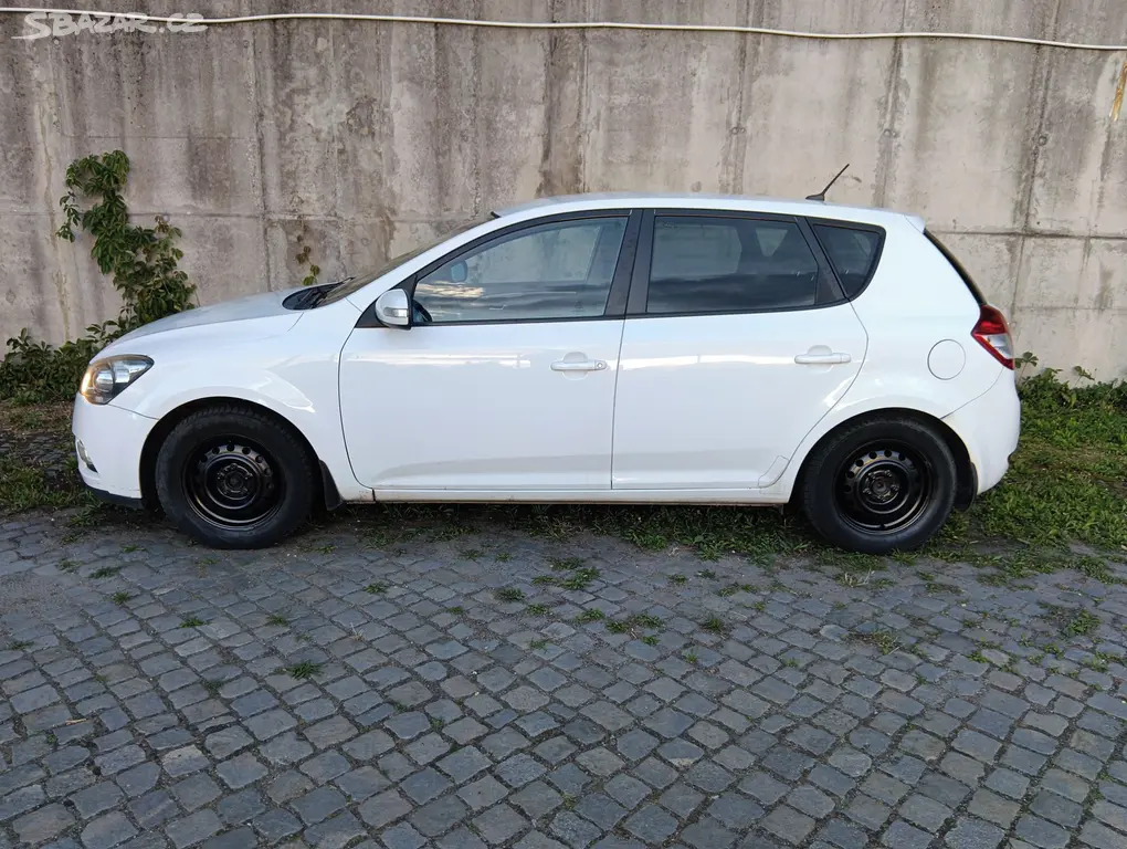 Kia Cee´d, 1.6 D/85 kW, AUTOMAT, výhřev - fotka 4