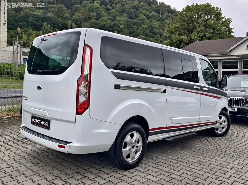 Ford Tourneo Custom, 2.0 EcoBlue 125kW, 9 MÍST, L2 - fotka 4