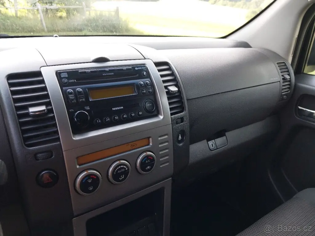 Nissan Pathfinder 2,5 4x4 - fotka 4
