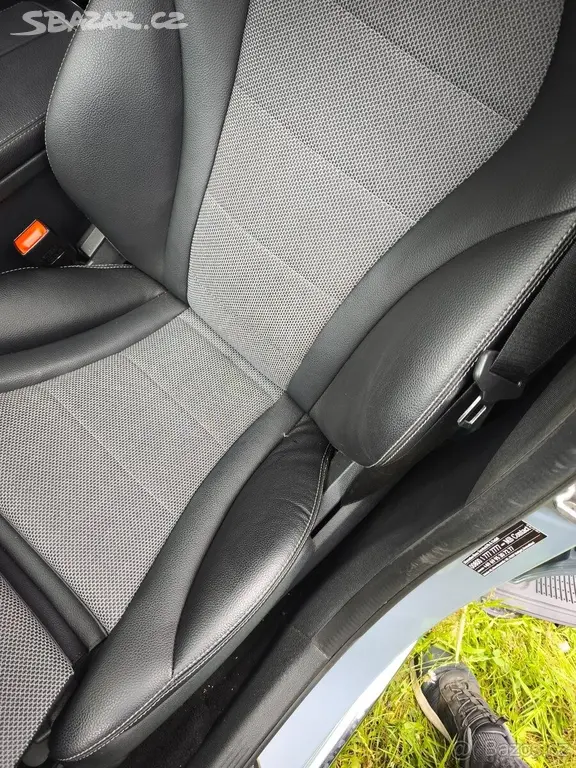 Mercedes-Benz Třídy C 2,0 C200 s 41 822km - fotka 5