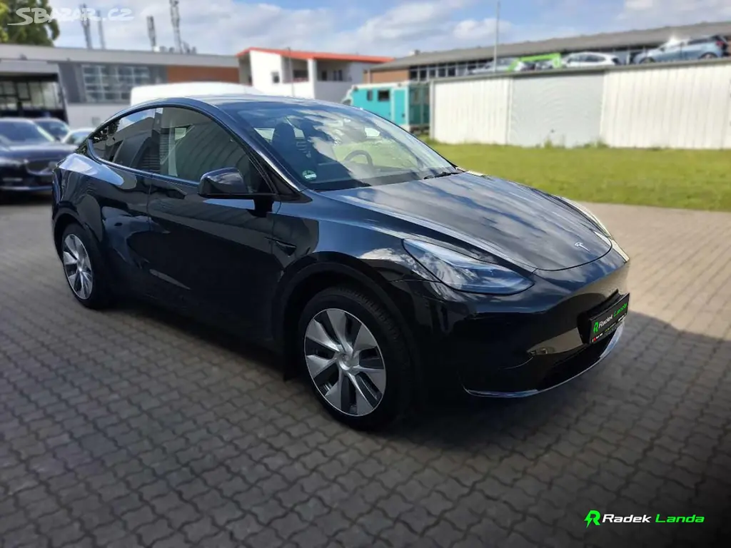 Tesla Model Y, Standard Range | LFP, RWD, AMD