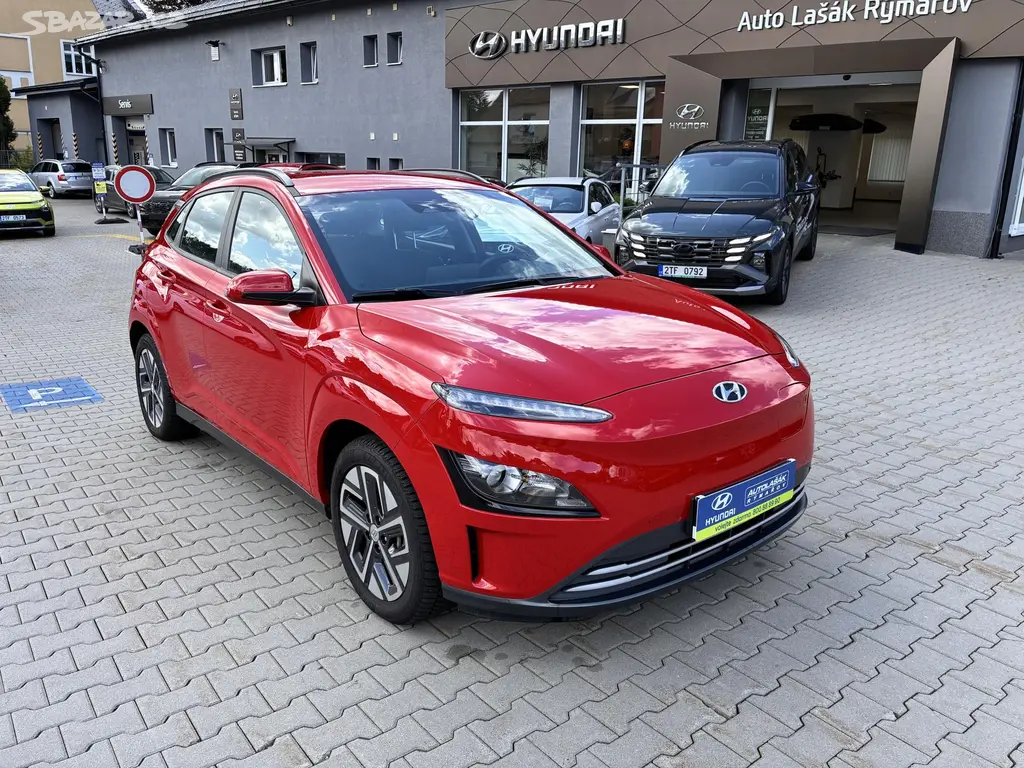 Hyundai Kona, EV64kWh-150KW,ZÁRUKA,1.MAJITEL