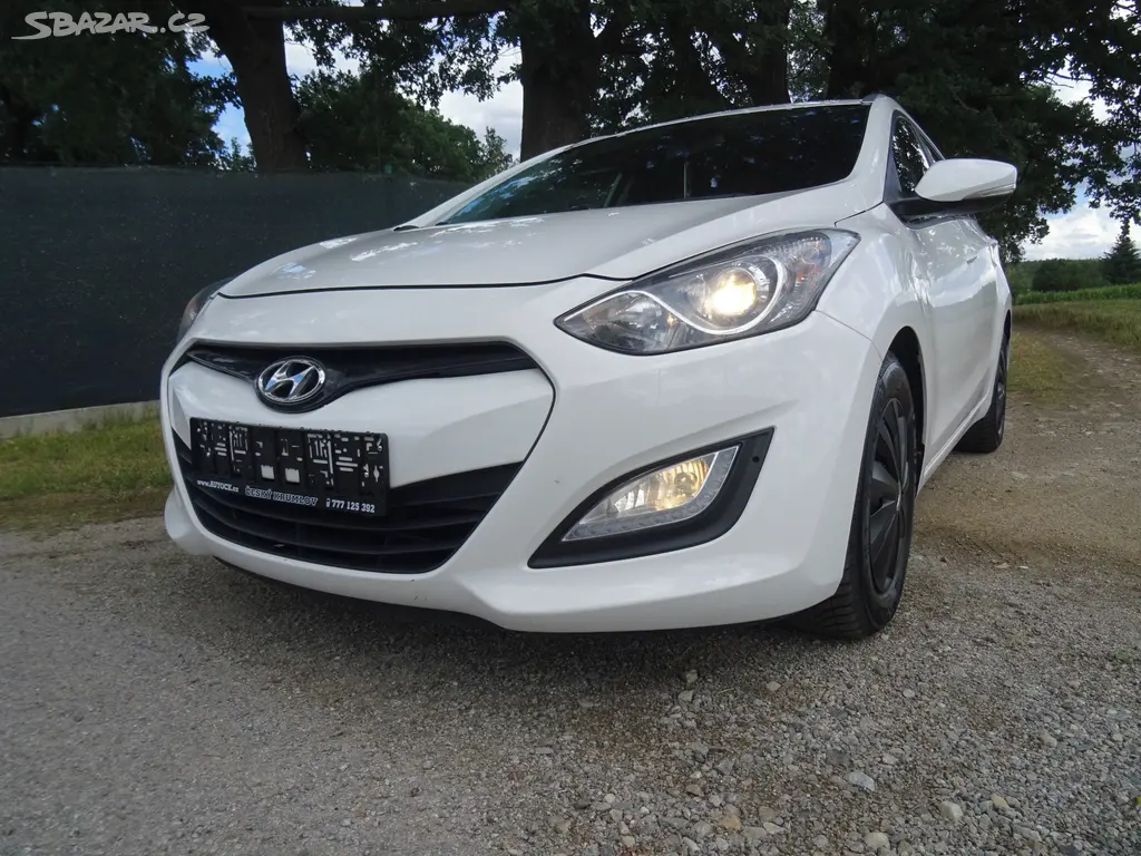 Hyundai i30 1,4CVVT Par.senzory, auto.klima, temp.
